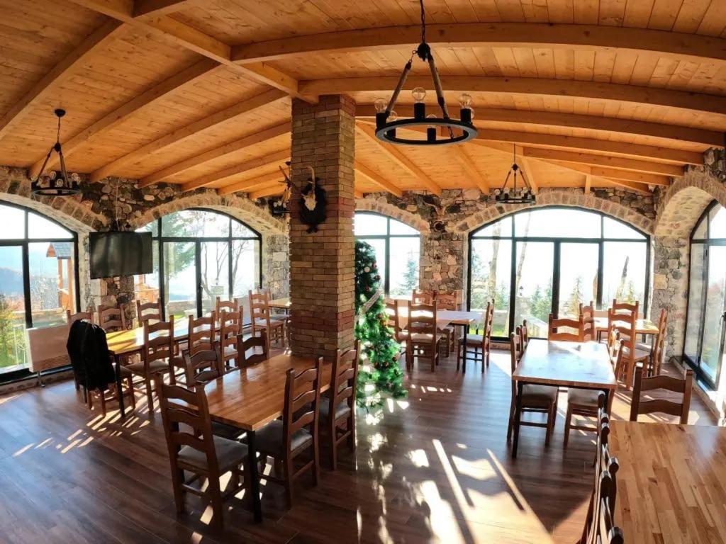 Hotel Bujtina Vrenezi Peshkopi Exterior foto