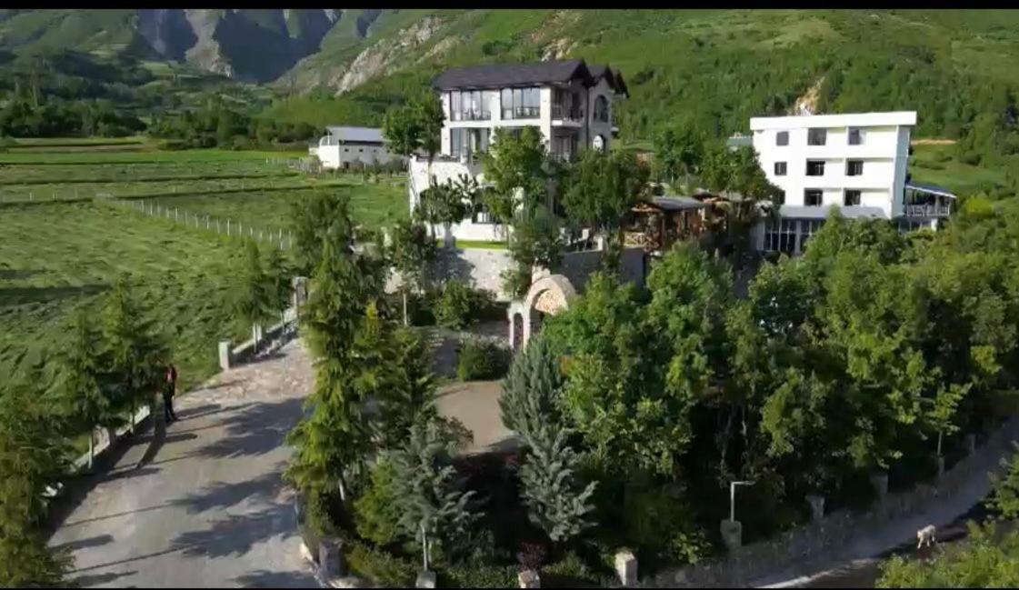 Hotel Bujtina Vrenezi Peshkopi Exterior foto