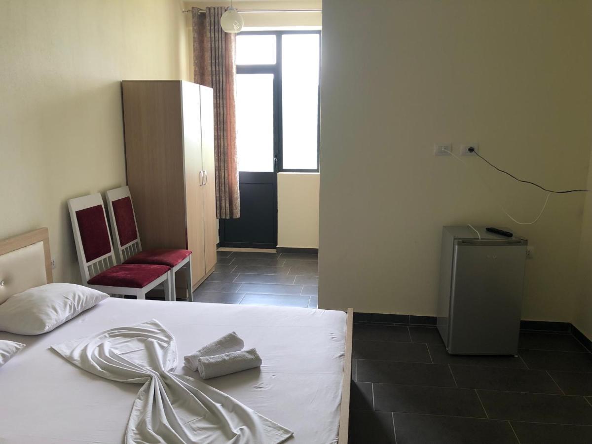 Hotel Bujtina Vrenezi Peshkopi Exterior foto