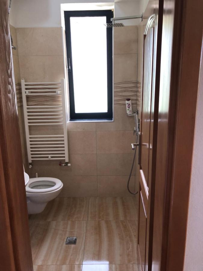 Hotel Bujtina Vrenezi Peshkopi Exterior foto